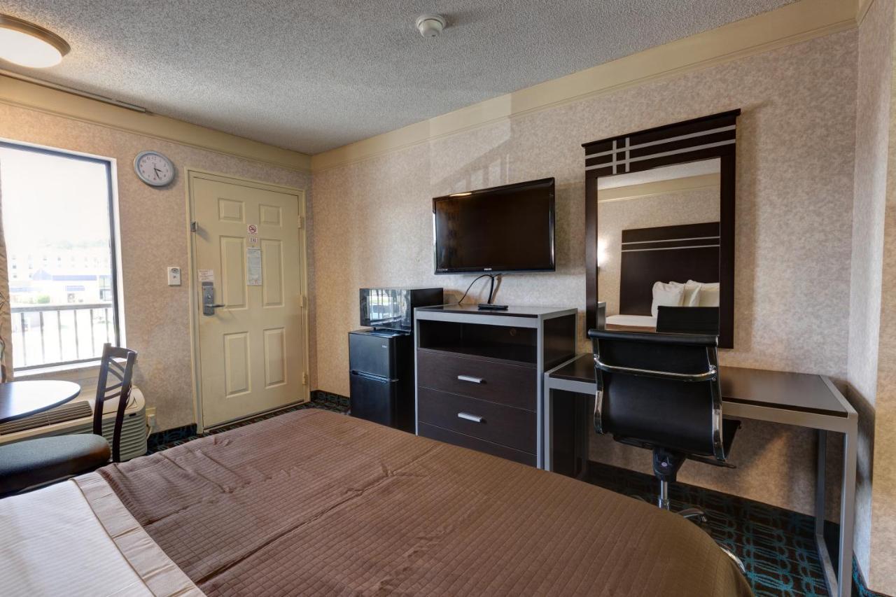 Deluxe Inn - Fayetteville I-95 ภายนอก รูปภาพ