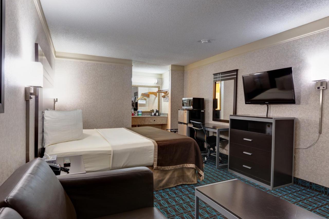 Deluxe Inn - Fayetteville I-95 ภายนอก รูปภาพ