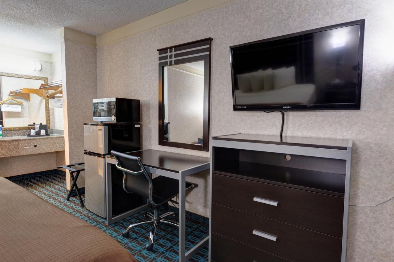 Deluxe Inn - Fayetteville I-95 ภายนอก รูปภาพ