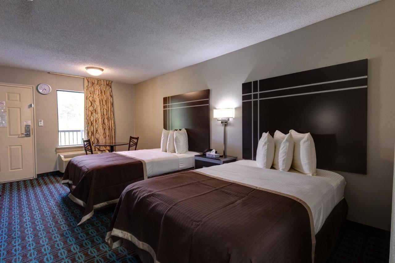 Deluxe Inn - Fayetteville I-95 ภายนอก รูปภาพ