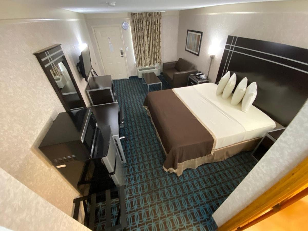 Deluxe Inn - Fayetteville I-95 ภายนอก รูปภาพ