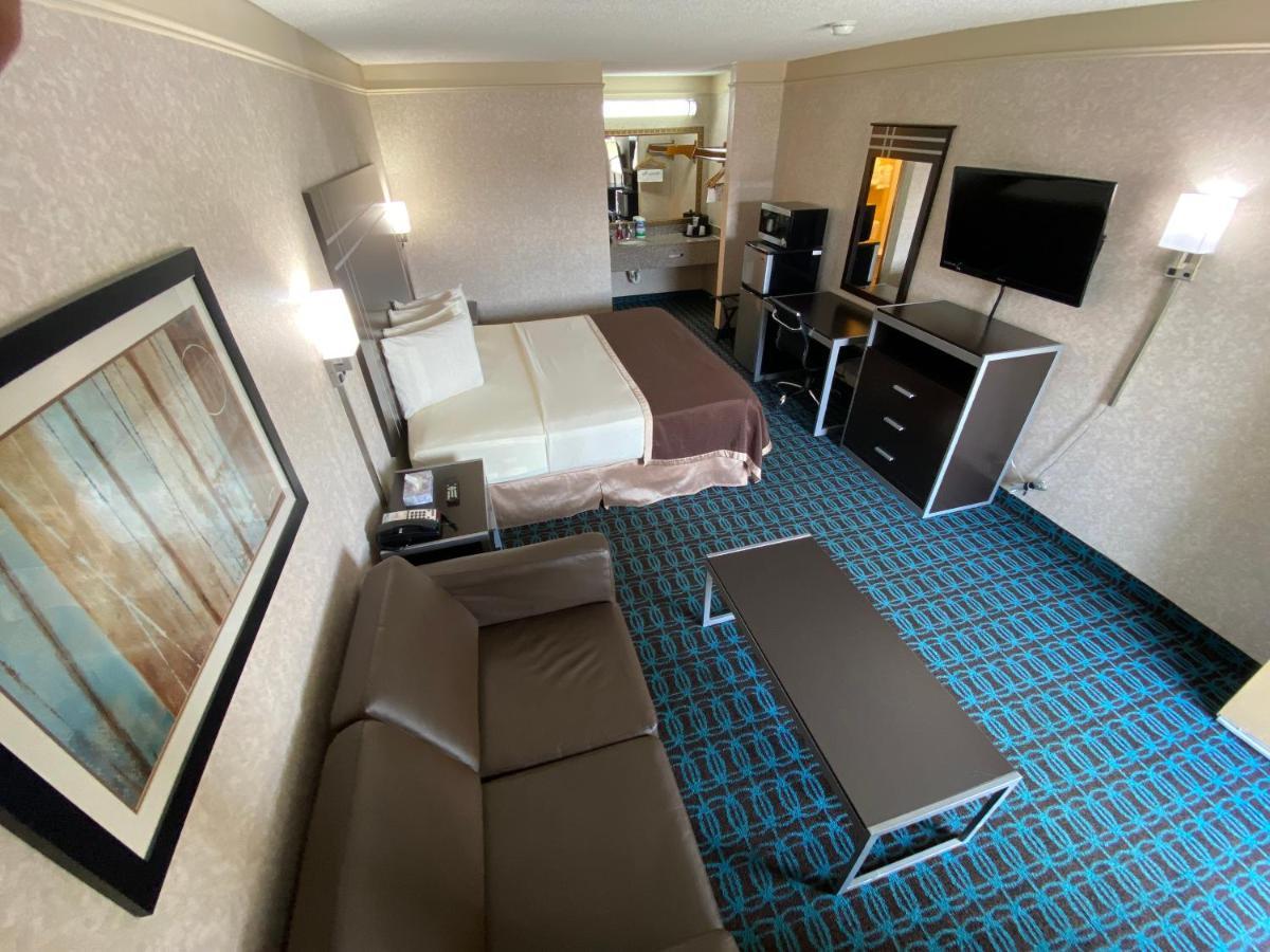 Deluxe Inn - Fayetteville I-95 ภายนอก รูปภาพ