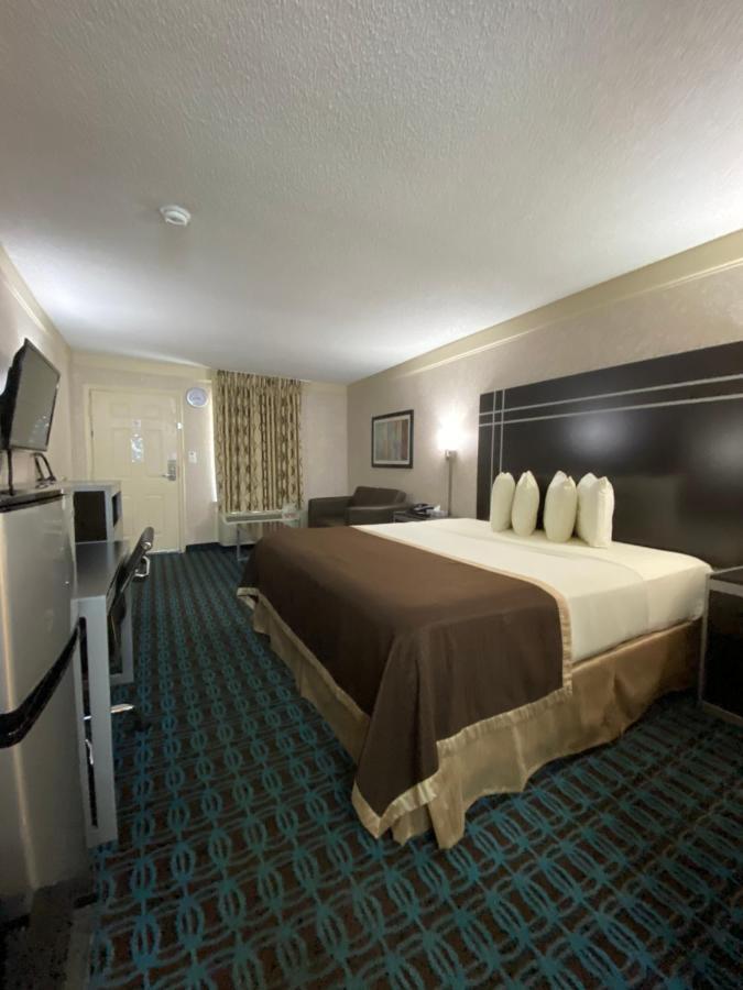 Deluxe Inn - Fayetteville I-95 ภายนอก รูปภาพ