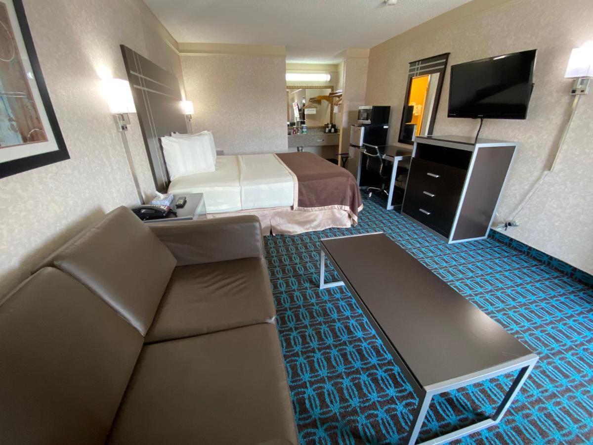 Deluxe Inn - Fayetteville I-95 ภายนอก รูปภาพ