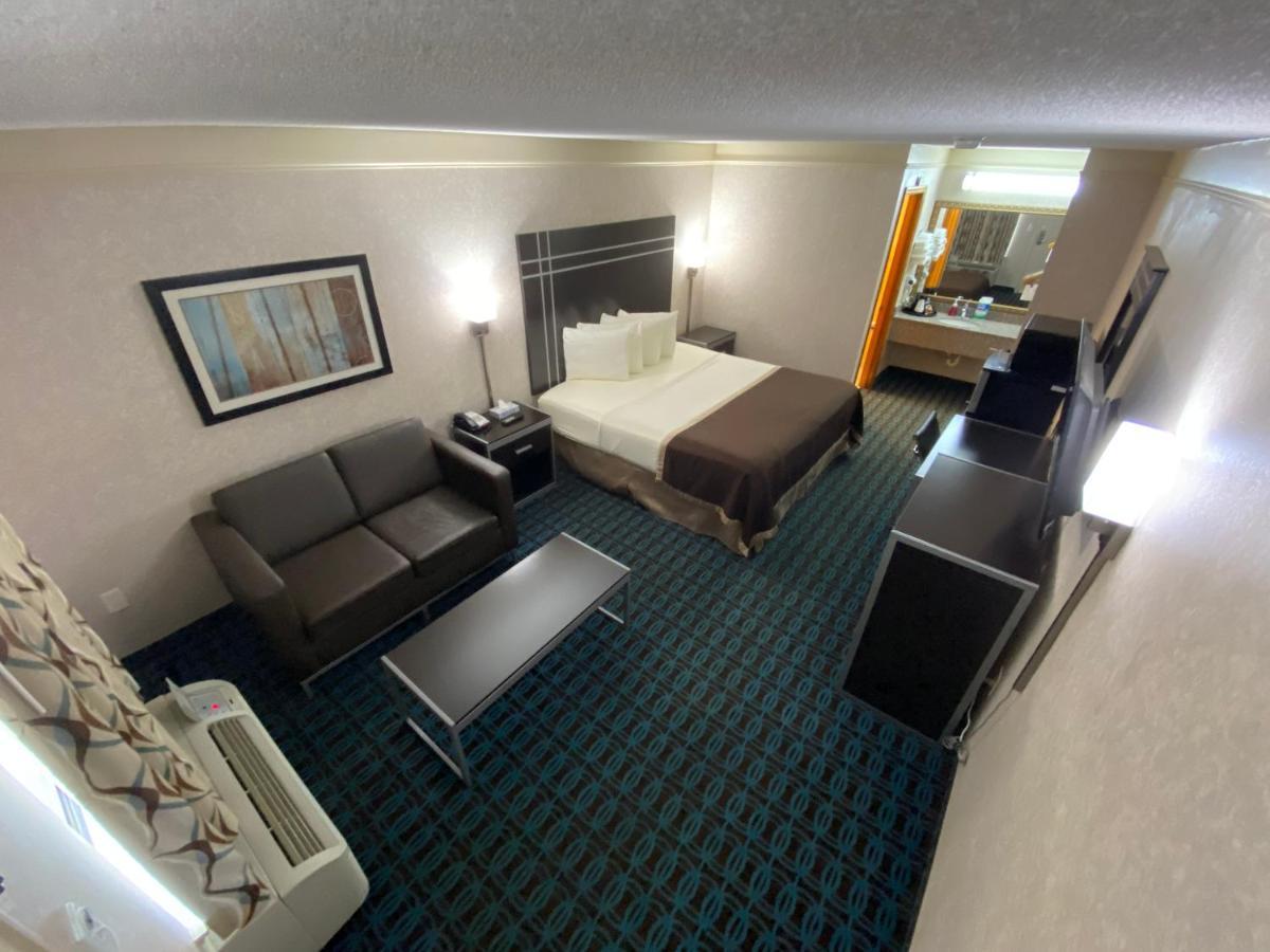 Deluxe Inn - Fayetteville I-95 ภายนอก รูปภาพ