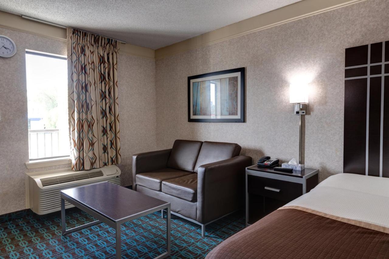 Deluxe Inn - Fayetteville I-95 ภายนอก รูปภาพ