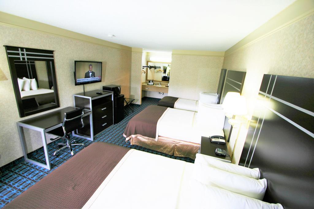 Deluxe Inn - Fayetteville I-95 ภายนอก รูปภาพ