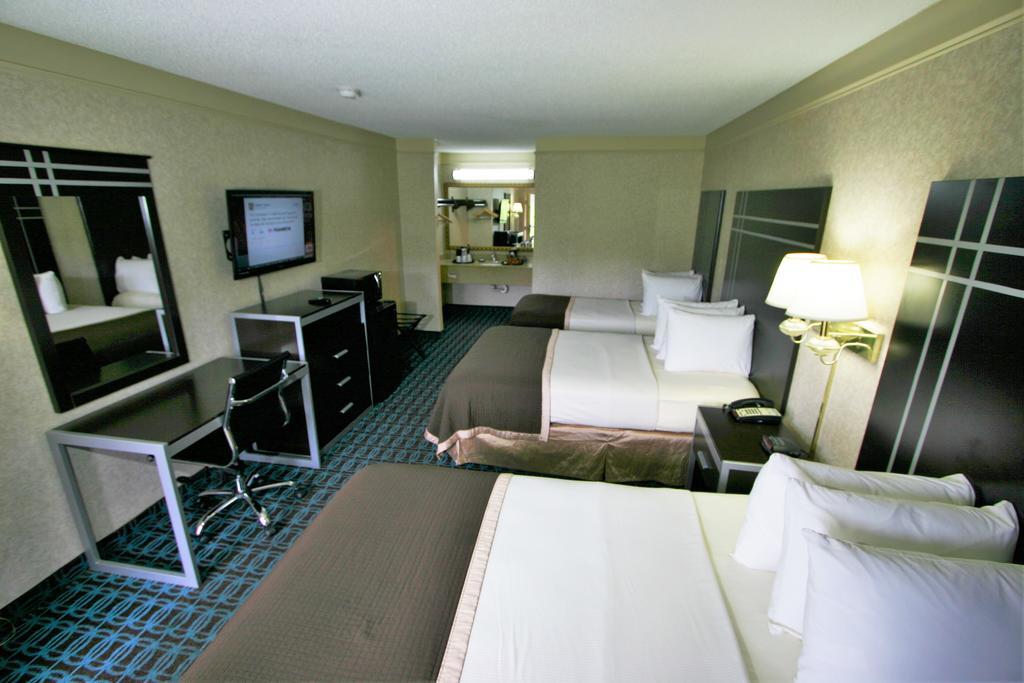 Deluxe Inn - Fayetteville I-95 ภายนอก รูปภาพ