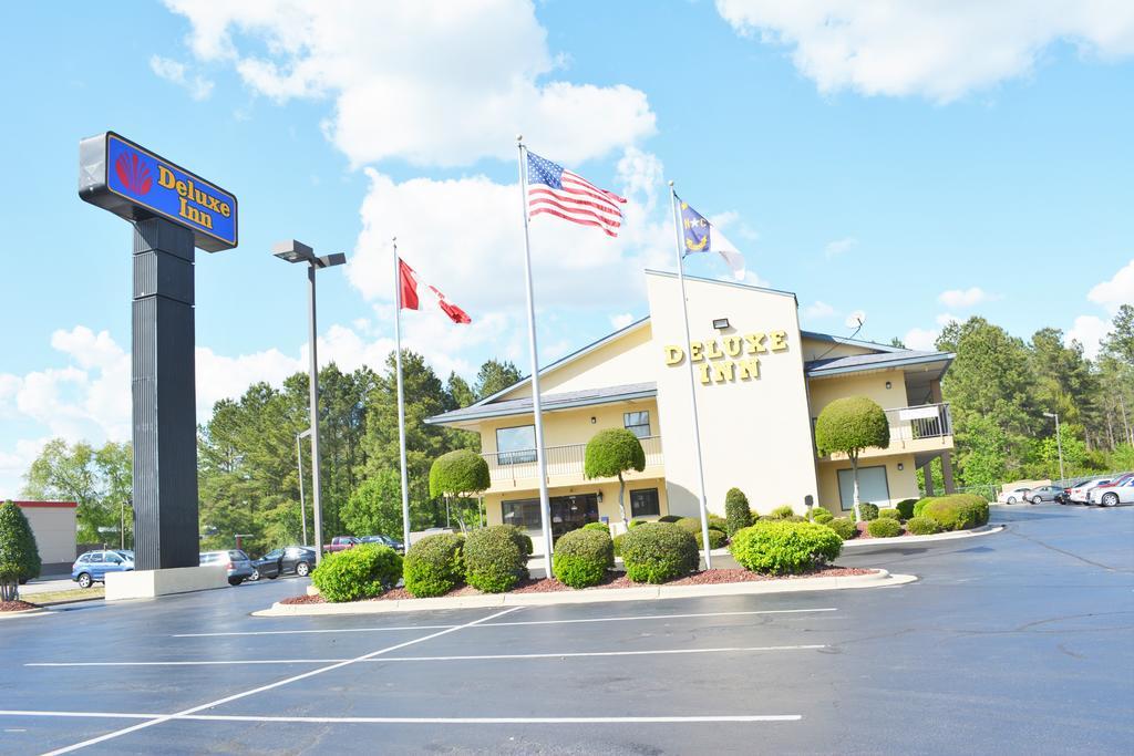 Deluxe Inn - Fayetteville I-95 ภายนอก รูปภาพ