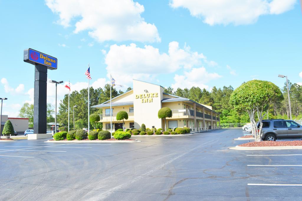 Deluxe Inn - Fayetteville I-95 ภายนอก รูปภาพ