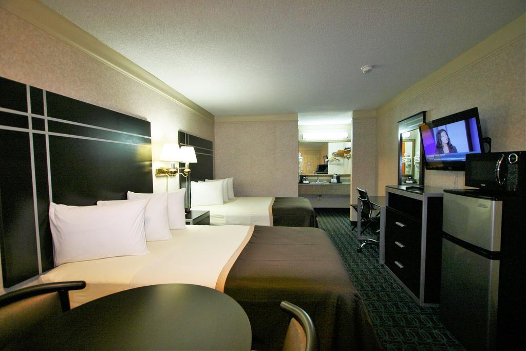 Deluxe Inn - Fayetteville I-95 ภายนอก รูปภาพ